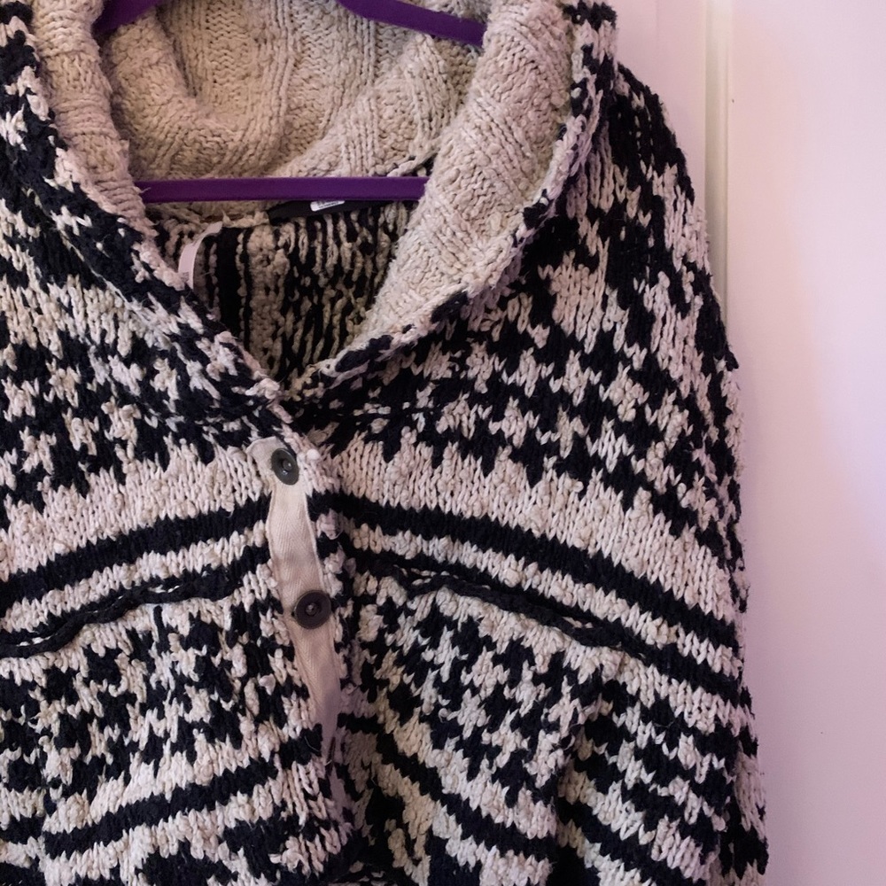 Free People black and cream/off white knit sweater